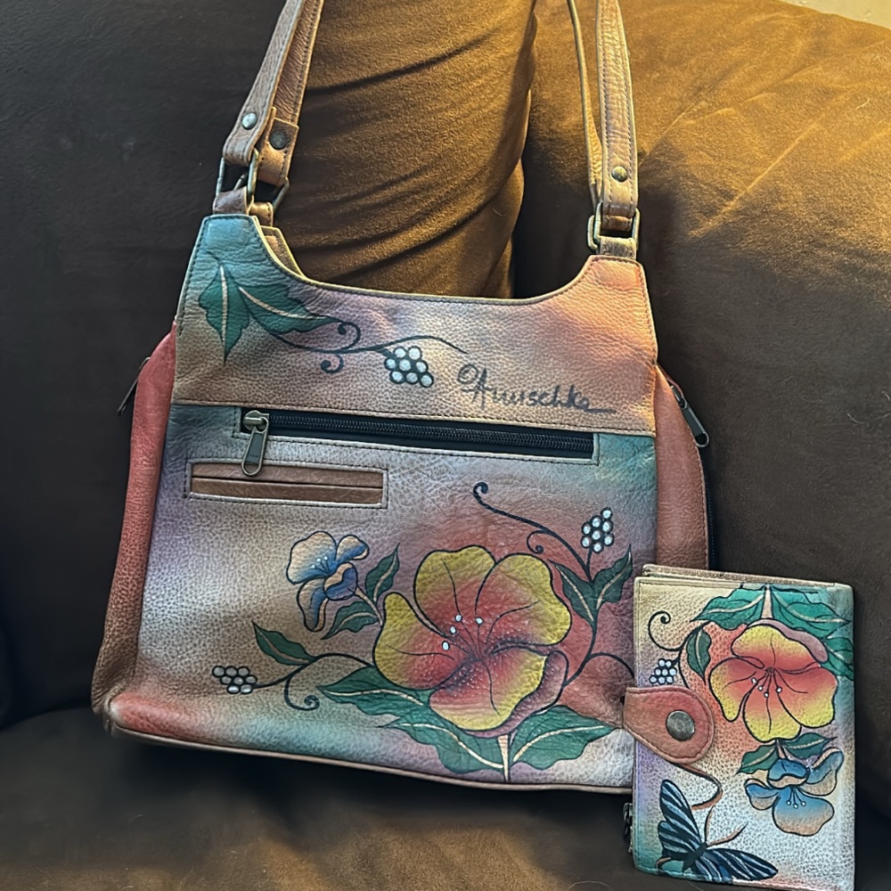 Anuschika  purse/wallet